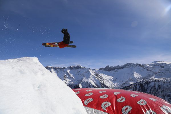 big-airbag-jump-ski-snowboard-freestyle-training-practice