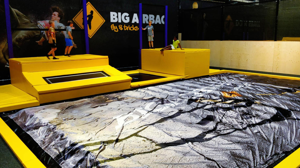 Foam Pits vs Airbags BigAirBag®