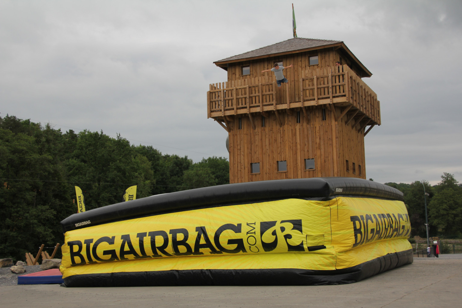bigairbag-action-tower-for-parks