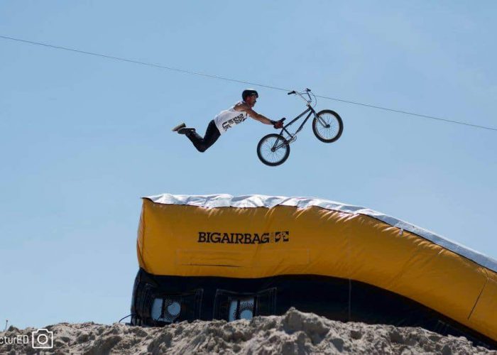 "I'm not losing my bike today!"