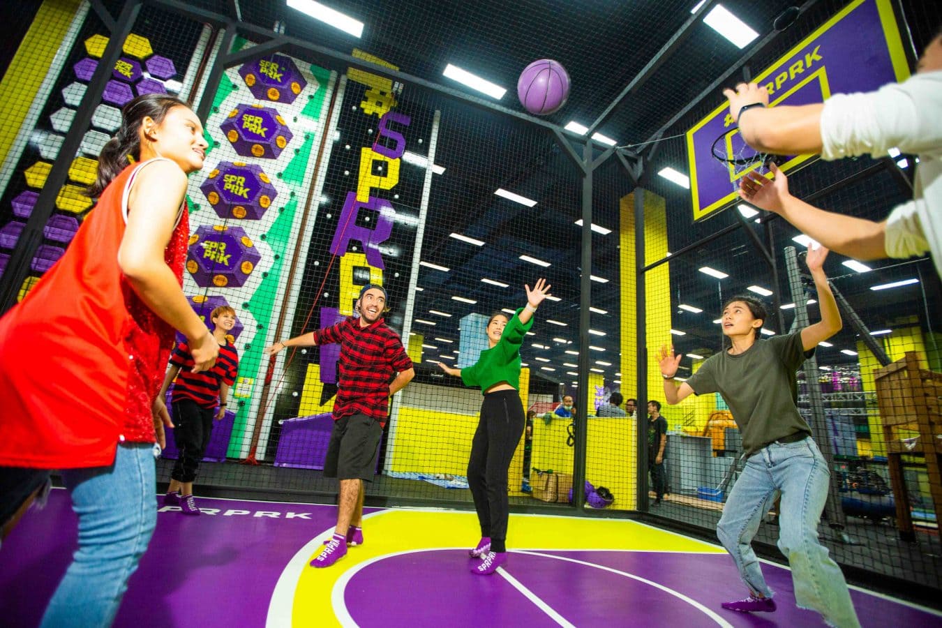 BKK-Street-Basketball_Teens-1350x900