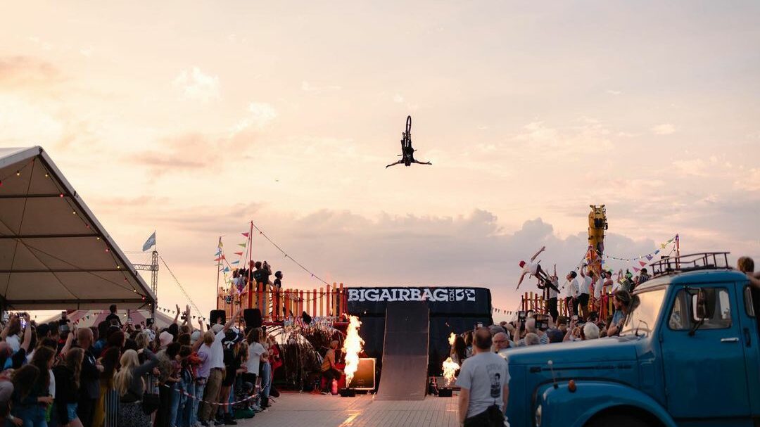 Beach Fest Flip Beach Fest Flip