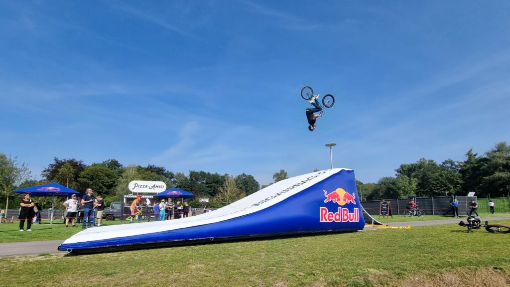 Bikelanding Red Bull branded