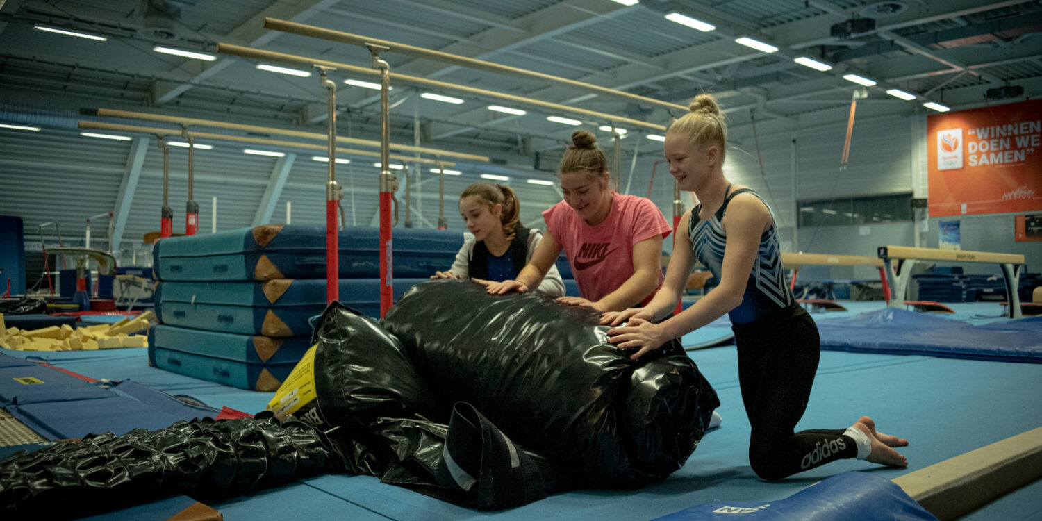 Easy Roll BAB Gymnast Easy Roll BAB Gymnast