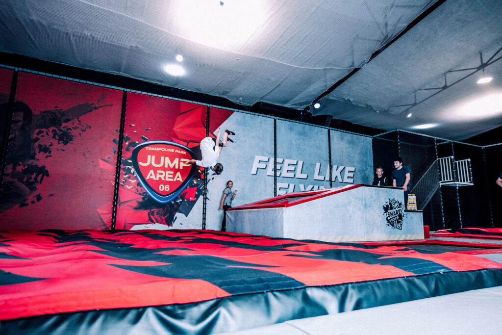 Jump Area 06 Feel Like Flying