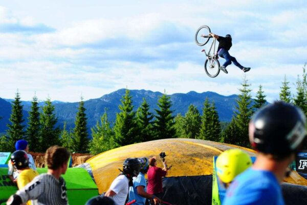 Camp-of-Champions-COC-BMX-camp-jump-session-BigAirBag Camp-of-Champions-COC-BMX-camp-jump-session-BigAirBag